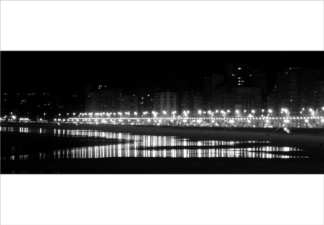 Playa de San Lorenzo, Gijón, Asturias.